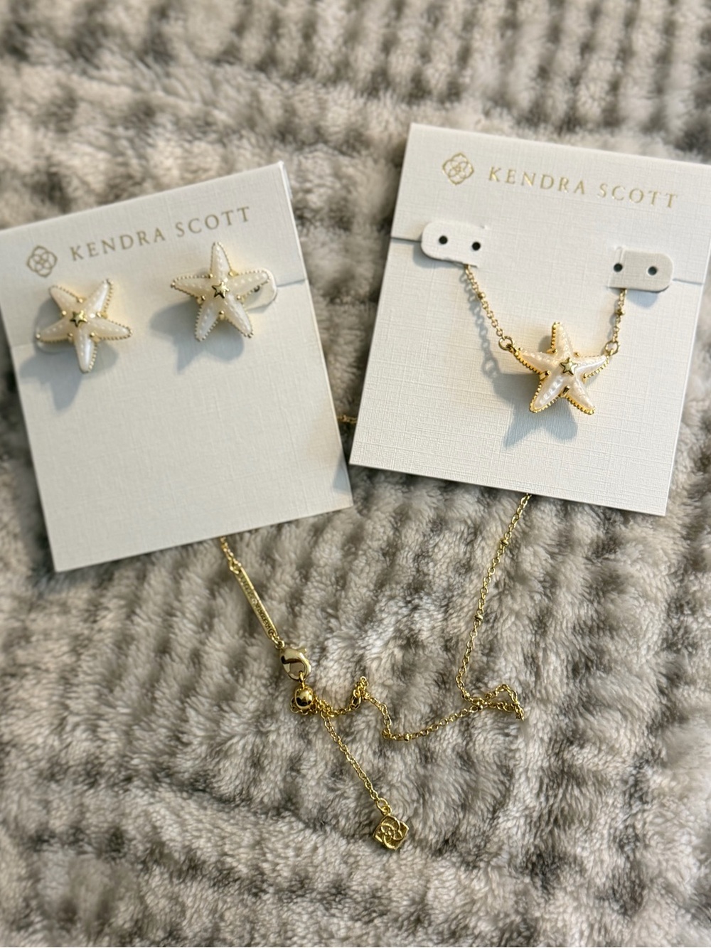Kendra Scott Kids White Enamel Starfish Necklace & Stud Earrings Set in Gold